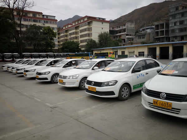 愛心送考 奉獻(xiàn)社會(huì)