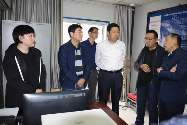 市交通運輸局黨組副書記、市運管局局長何濤一行到隴運集團公司檢查國慶節(jié)前安全生產工作
