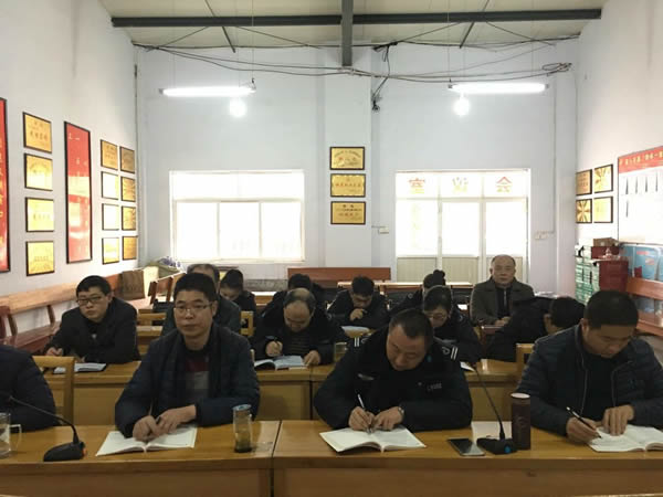 隴運集團公司黨委組織開展黨課輔導(dǎo)和理論學(xué)習(xí)中心組(擴大)學(xué)習(xí)教育活動