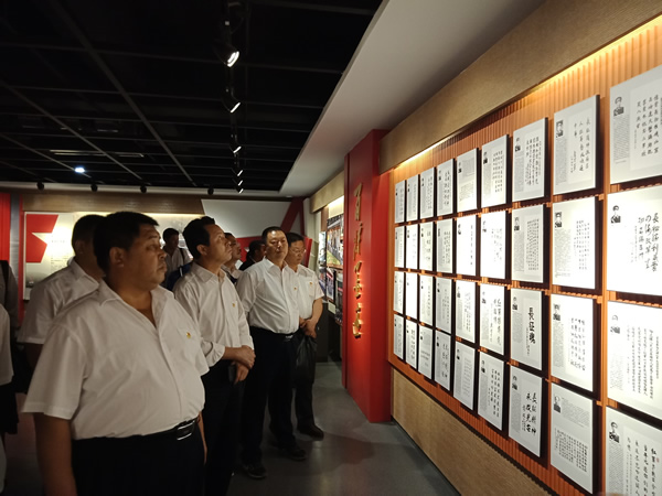 隴運(yùn)集團(tuán)公司黨委開展“不忘初心、牢記使命”紀(jì)念建黨98周年主題黨日活動