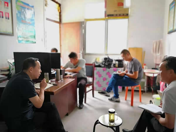 隴運(yùn)集團(tuán)公司黨委書記、董事長(zhǎng)李寅祥深入琵琶鎮(zhèn)寧強(qiáng)村檢查指導(dǎo)幫扶工作