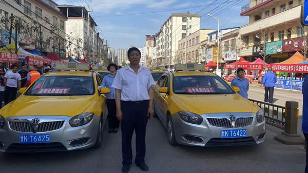 “愛心送考、奉獻(xiàn)社會”---隴運(yùn)集團(tuán)在行動